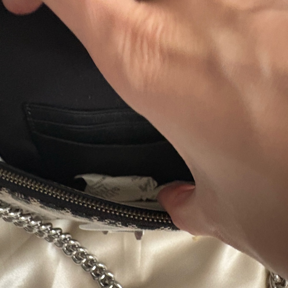 🎉 Marc Jacobs Monogram Black and Cream Crossbody Bag - Picture 6 of 11